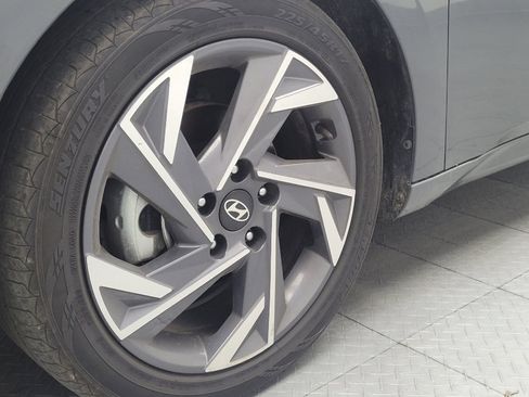 Used 2025 Hyundai Elantra Sport FWD image 31