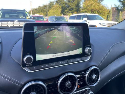 Used 2025 Nissan Sentra SV image 17