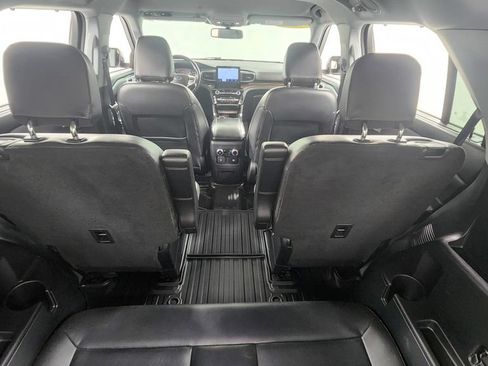Used 2022 Ford Explorer Limited w/ Equipment Group 301A AWD/4WD image 18