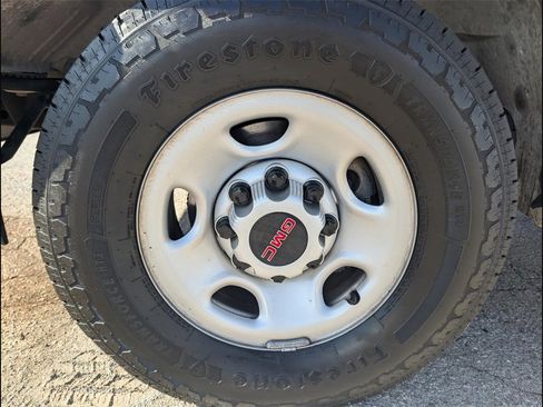 Used 2023 GMC Savana 2500 w/ Driver Convenience Package image 25