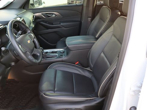Used 2023 Chevrolet Traverse Premier w/ LPO, Floor Liner Package FWD image 18