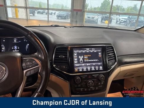 Used 2020 Jeep Grand Cherokee Limited w/ Luxury Group II image 25