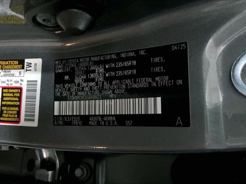 Used 2025 Toyota Highlander XLE AWD/4WD image 37