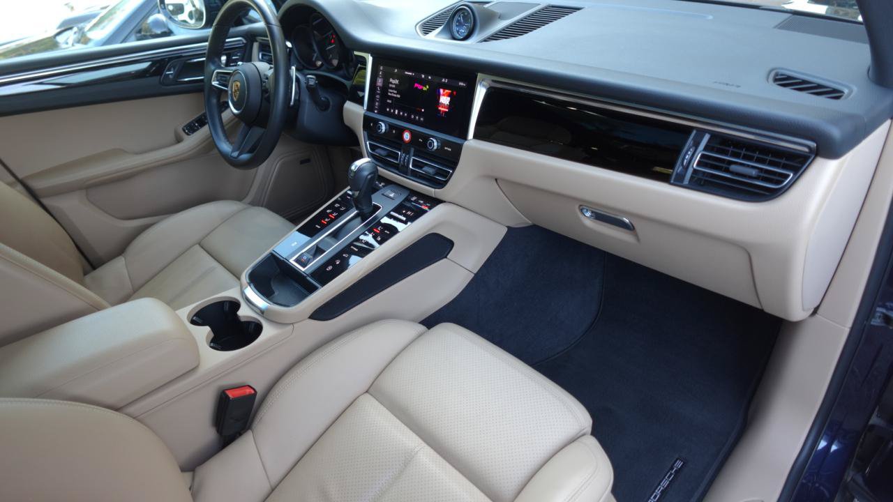 Used 2022 Porsche Macan w/ Premium Package AWD/4WD image 20
