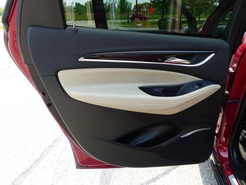 Used 2021 Buick Enclave Essence w/ Sound and Sites Package image 36