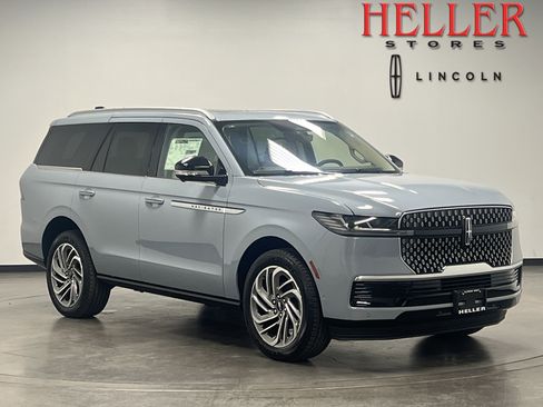 New 2025 Lincoln Navigator Reserve image 1