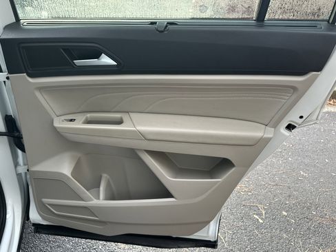 Used 2022 Volkswagen Atlas SE image 18