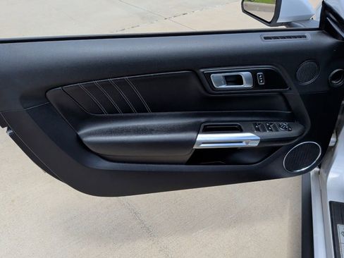 Used 2019 Ford Mustang Premium RWD image 10
