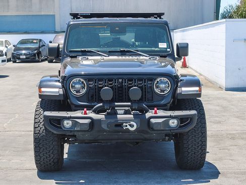 Used 2024 Jeep Wrangler Unlimited Rubicon AWD/4WD image 2