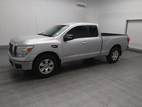 Used 2017 Nissan Titan SV image 2