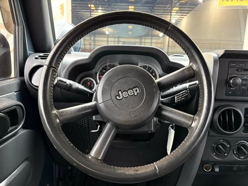 Used 2007 Jeep Wrangler Unlimited Sahara w/ Trailer Tow Group AWD/4WD image 21