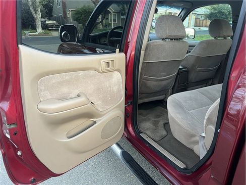 Used 2004 Toyota Tacoma PreRunner image 10