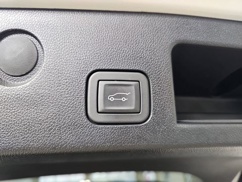 Certified 2025 Chevrolet Equinox LT w/ Convenience Package II AWD/4WD image 17