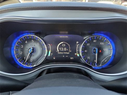 New 2026 Chrysler Pacifica Limited w/ Uconnect Theater Family Group image 18