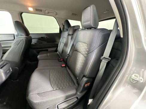 Used 2024 Nissan Pathfinder S FWD image 22