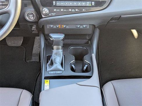 Certified 2025 Lexus ES 300h w/ Premium Package image 16