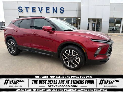 Used 2025 Chevrolet Blazer RS FWD image 3