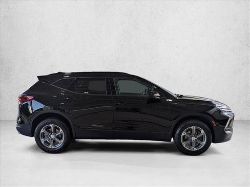 Used 2024 Chevrolet Blazer LT w/ Convenience Package FWD image 4