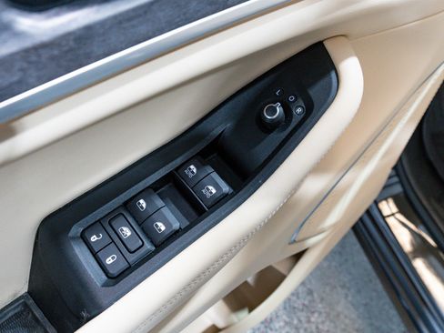 Used 2022 Jeep Grand Cherokee L Limited image 15