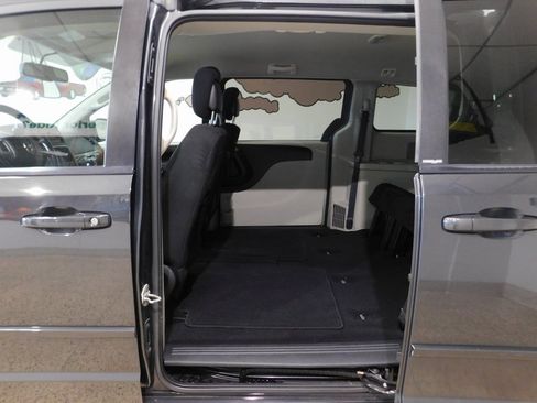 Used 2011 Dodge Grand Caravan SXT image 51