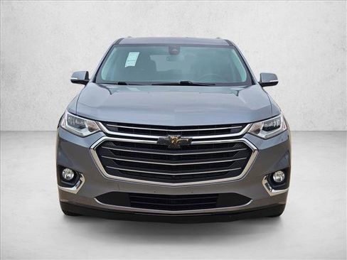 Used 2018 Chevrolet Traverse Premier w/ Driver Confidence II Package FWD image 2