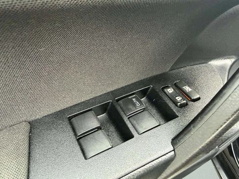 Used 2017 Toyota Corolla LE w/ Carpet Mat Package (TMS) FWD image 13