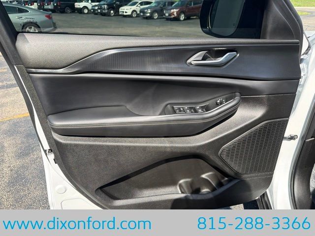 Used 2024 Jeep Grand Cherokee Altitude AWD/4WD image 24