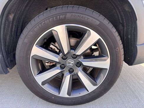 Used 2025 Honda Pilot Touring image 11