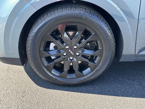 Used 2023 Kia Carnival SX Prestige image 11