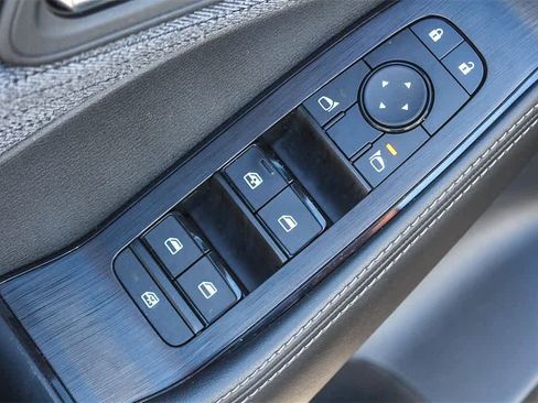 Used 2023 Nissan Rogue SV image 27