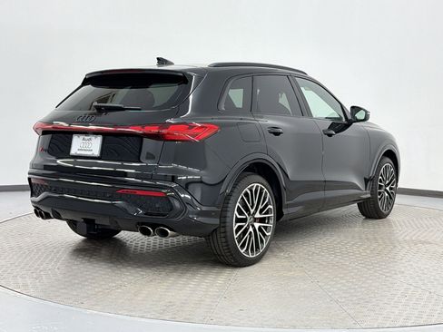 Used 2025 Audi SQ5 Prestige image 9