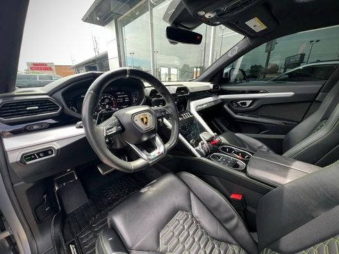 Used 2022 Lamborghini Urus image 18
