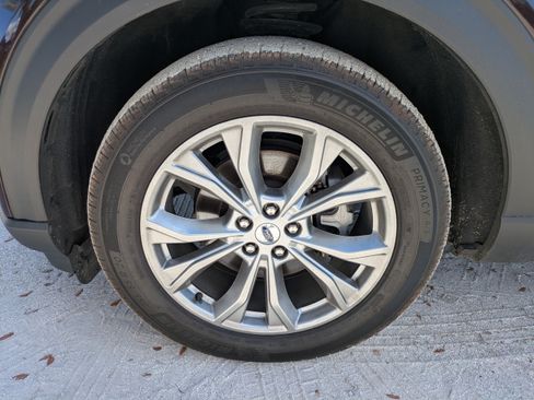 Used 2023 Ford Explorer Limited w/ Limited Technology Package AWD/4WD image 10