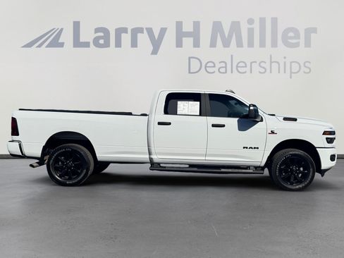 Used 2025 RAM 3500 Big Horn AWD/4WD image 6