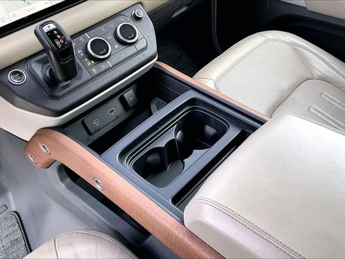 Used 2020 Land Rover Defender 110 HSE image 18