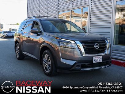 Used 2023 Nissan Pathfinder SL