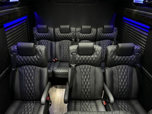 Used 2024 Mercedes-Benz Sprinter 3500 image 39