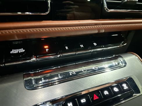 Used 2025 Lincoln Aviator Reserve w/ Illumination Package image 13