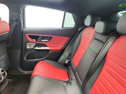 Used 2024 Mercedes-Benz GLC 300 4MATIC image 31