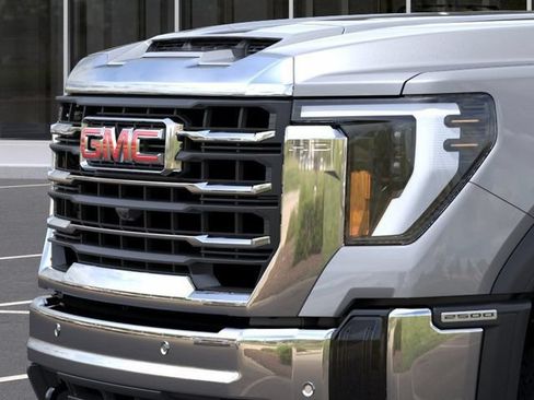 New 2026 GMC Sierra 2500 SLT w/ SLT Premium Package AWD/4WD image 13