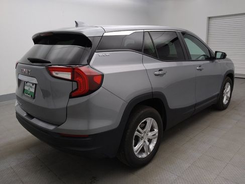 Used 2024 GMC Terrain SLE FWD image 10