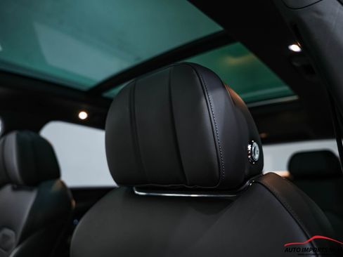 Used 2021 Bentley Bentayga AWD/4WD image 38