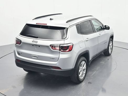 Used 2024 Jeep Compass Latitude AWD/4WD image 32