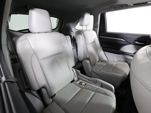 Used 2018 Toyota Highlander Limited AWD/4WD image 21