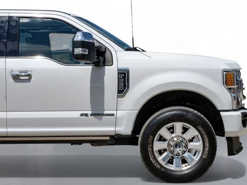 Used 2022 Ford F250 Platinum w/ FX4 Off-Road Package image 7