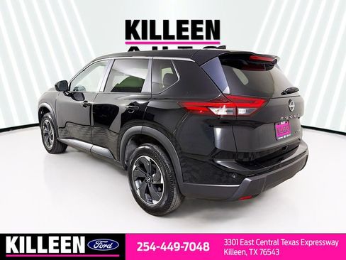 Used 2024 Nissan Rogue SV image 6