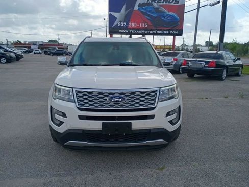 Used 2017 Ford Explorer Platinum image 8