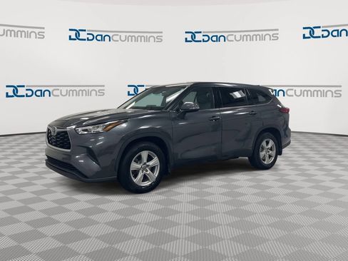 Used 2020 Toyota Highlander L AWD/4WD image 4