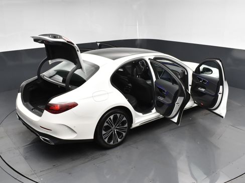 Used 2025 Mercedes-Benz E 350 4MATIC Sedan image 28