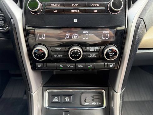 Used 2021 Subaru Ascent Limited w/ Technology Package AWD/4WD image 25